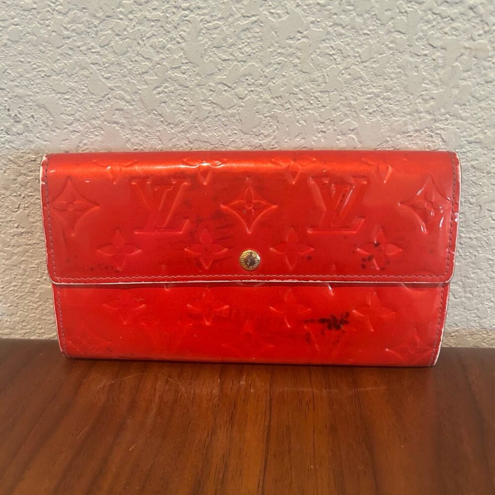 Louis Vuitton Vernis Monogram Sarah Wallet Red Patent Leather